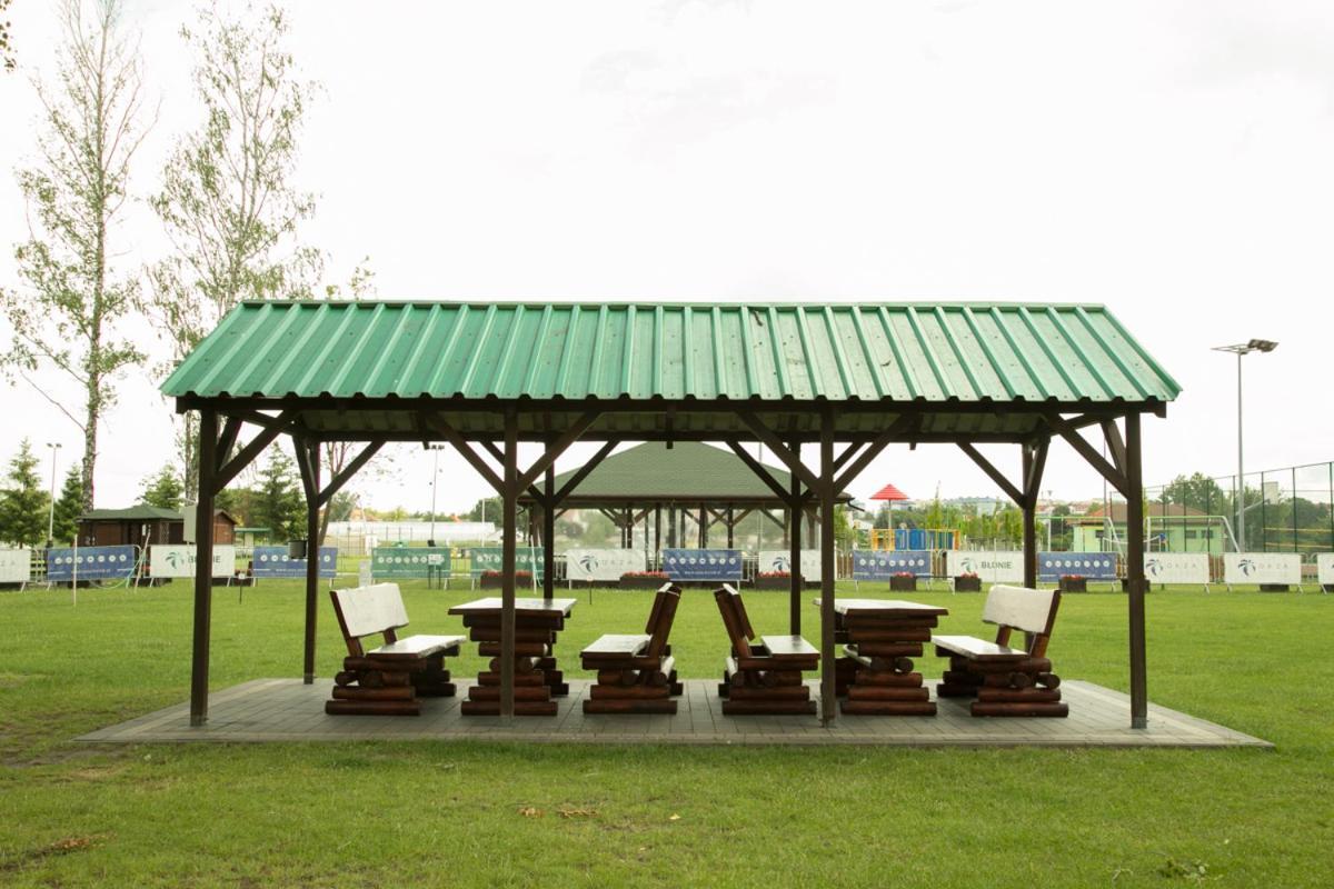 Camping Oaza Blonie Kornik Domki Standard Plus - 3 Pokoje エクステリア 写真