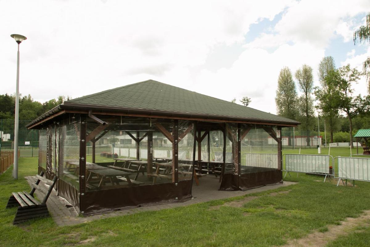 Camping Oaza Blonie Kornik Domki Standard Plus - 3 Pokoje エクステリア 写真